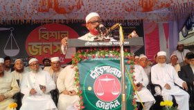 ইংল্যান্ডের নাগরিকত্ব ছেড়ে যদি প্রধানমন্ত্রী হতে না পারেন, সেজন্য দেশে আসার সাহস পাচ্ছেন না