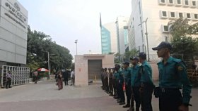 খালেদা জিয়াকে দেখতে হাসপাতালে গেলেন তিন বাহিনীর প্রধান