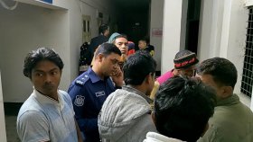 কাভার্ডভ্যানের ধাক্কায় প্রাণ গেলো দুই বন্ধুর