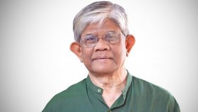 পুলিশের সহায়তায় সচিবালয় ছাড়লেন অর্থ উপদেষ্টা