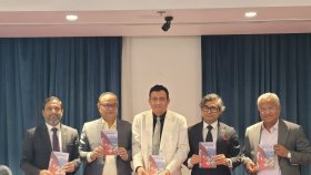 কাতারে নুরুল কবির চৌধুরীর লেখা তুর্কিনামা বইয়ের মোড়ক উন্মোচন