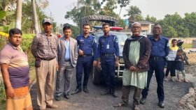 চাঁদা থেকে রক্ষা পেতে পুলিশের পাহারায় হলো রাস্তার কাজ
