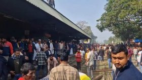 কিশোরগঞ্জ-৫ আসনে বিএনপির প্রার্থী পরিবর্তন করায় রেলপথ অবরোধ