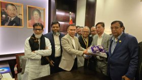 ১৯ বছর পর নয়াপল্টন কার্যালয়ে তারেক রহমান, ফুলেল শুভেচ্ছায় বরণ 