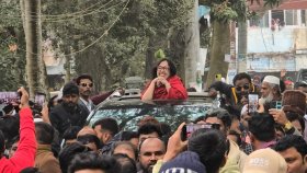 মনোনয়নপত্র জমা দিয়ে রুমিন বললেন, ‘ধানের শীষের বিপক্ষে লড়তে হচ্ছে’