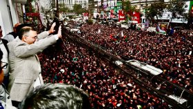 প্রায় সাড়ে ৩ ঘণ্টা পর নয়াপল্টন থেকে বাসায় ফিরলেন তারেক রহমান