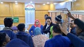 ওয়াশরুম থেকে ফিরতে দেরি, সহকারী রিটার্নিং কর্মকর্তার ওপর ক্ষুব্ধ বিএনপি প্রার্থী