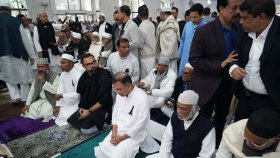 খালেদা জিয়ার আত্মার মাগফিরাত কামনায় মিলাদ মাহফিল  