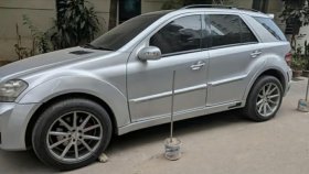 দুদিন ধরে সড়কে পড়ে ছিল কোটি টাকার মার্সিডিজ