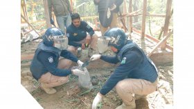 বোমা বানানোর সময় দুই জন নিহতের ঘটনায় আটক ৩