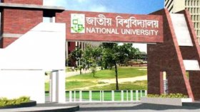 মব সৃষ্টি করে জাতীয় বিশ্ববিদ্যালয়ে কর্মকর্তাদের মারধর, বরখাস্ত ৮