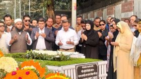 আরাফাত রহমান কোকোর কবর জিয়ারত করলেন তারেক রহমান