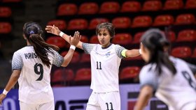 সাফে সাফল্যের পর সাবিনাকে নিয়ে গর্বিত বাফুফে সভাপতি