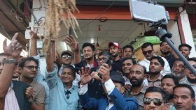প্রার্থিতা ফিরে পেয়ে প্রচারণার মাঠে বিএনপি প্রার্থী সরওয়ার আলমগীর