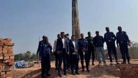 ইটভাটার কার্যক্রম বন্ধ করে ২ লাখ টাকা জরিমানা