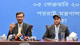 ‘ভিসা নিয়ে আরও খারাপ সময় আসতে পারে, আমাদের কাগজ কেউ বিশ্বাস করে না’