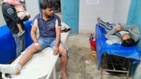মেহেরপুরে রোগী বহনকারী গাড়িতে ডাকাতি, হামলায় আহত ৫