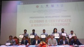 ‘জনপ্রিয়’ নয়, শিক্ষকদের গ্রহণযোগ্য হওয়ার আহ্বান ইউজিসির
