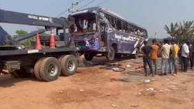 ভাঙ্গায় যাত্রীবাহী বাস উল্টে প্রাণ গেলো দুই জনের, আহত ৩০