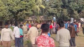 গাইবান্ধায় ভোটকেন্দ্রে হামলা-ভাঙচুর, পুলিশ-আনসারসহ আহত ১০