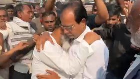কাঁদলেন বিএনপির পরাজিত প্রার্থী, ভোট পুনঃগণনার দাবিতে মহাসড়ক অবরোধ