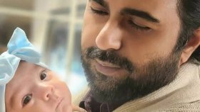 কন্যার ছবি প্রকাশ করে যে বার্তা দিলেন অপূর্ব