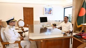 প্রধানমন্ত্রীর সঙ্গে নৌবাহিনী প্রধানের সাক্ষাৎ