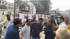 শহীদ মিনারে শ্রদ্ধা জানাতে যাওয়া আ.লীগের দুই নেতা আটক
