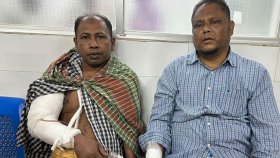 কক্সবাজারে হামলার শিকার ৩ সাংবাদিক, হাসপাতালে ভর্তি