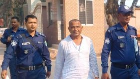 আওয়ামী লীগ নেতা ও চেয়ারম্যানকে আটক করে পুলিশে সোপর্দ