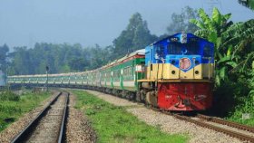 ঈদে ঘরমুখো যাত্রায় বাড়ছে ট্রেন, ৩ মার্চ থেকে অগ্রিম টিকিট