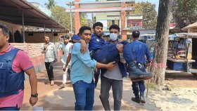 থানার সামনে বিএনপির দুই পক্ষের সংঘর্ষ, পুলিশসহ আহত ১০