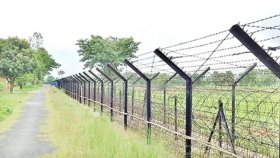 একসঙ্গে দেশ ছাড়ছিল তিন জেলার তিন শিশু, বিজিবির হাতে আটক