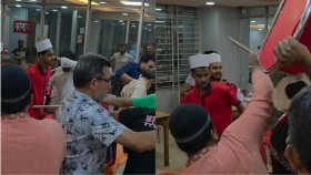 খেজুরের দাম নিয়ে তর্ক, ক্রেতাদের মারধর করলেন স্টার কাবা‌বের কর্মী‌রা  
