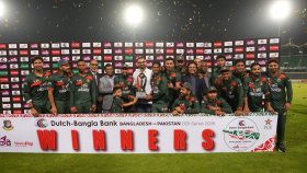কাদের পরামর্শে শেষ ওভারে রিভিউ নেন মিরাজ? 