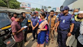 ম্যাজিস্ট্রেটকে যাত্রী ভেবে অতিরিক্ত ভাড়া চাওয়ায় দুজনকে জরিমানা