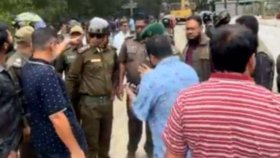 বনের জমিতে বেসরকারি প্রতিষ্ঠানের রাস্তা নির্মাণ, উচ্ছেদ অভিযানে বিএনপি নেতাদের বাধা