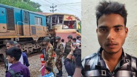 ট্রেনের ধাক্কায় বাসের ১২ যাত্রী নিহত, আরও এক গেটম্যান গ্রেফতার