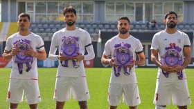 স্কুলব্যাগ হাতে নিহত শিশুদের শ্রদ্ধা জানালো ইরান 