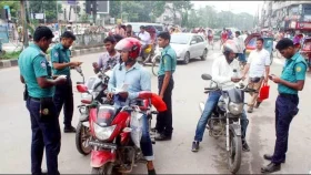 ট্রাফিক আইন লঙ্ঘনে একদিনে ডিএমপির ২৮৯৭ মামলা