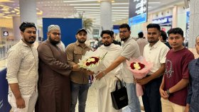 ওমরাহ পালনে সৌদি আরবে পৌঁছেছেন নাহিদ ইসলাম