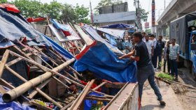 সকালে ডিএমপির অভিযান, বিকালেই সড়ক-ফুটপাতে ফের বেচাকেনা 