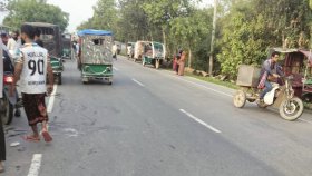 ইজিবাইক-মোটরসাইকেল সংঘর্ষে প্রাণ গেলো ২ জনের