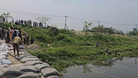 শীতলক্ষ্যায় ভাসছিল যুবকের অর্ধগলিত লাশ