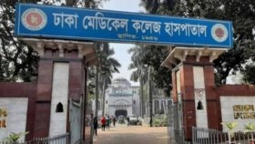 মোহাম্মদপুরে আহত বিএনপির নেতাকে দেখতে ঢামেকে ববি হাজ্জাজ