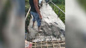 ব্রিজে রডের পরিবর্তে বাঁশের কঞ্চি দিয়ে ঢালাই