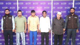 প্রলোভনে পড়ে ৫০ লাখ  টাকা খুইয়েছেন অতিরিক্ত সচিব, গ্রেফতার ৪ প্রতারক 