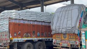 চাল আমদানির সময় শেষ, বেনাপোল দিয়ে এলো ১২৫৯ মেট্রিক টন