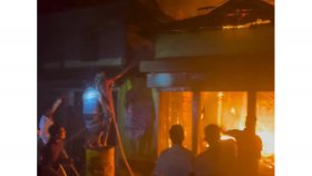 হবিগঞ্জে গভীর রাতে আগুনে পুড়লো ৭ ব্যবসা প্রতিষ্ঠান