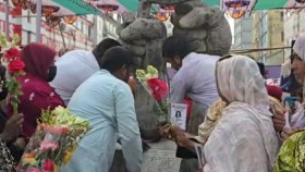 রানা প্লাজা ধসে নিহতদের প্রতি আহত শ্রমিক ও স্বজনদের শ্রদ্ধা